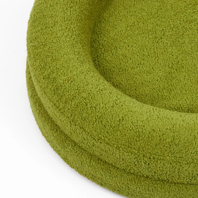 Teddy Cover Curl in Matcha: close-up of the rounded green teddy rim.