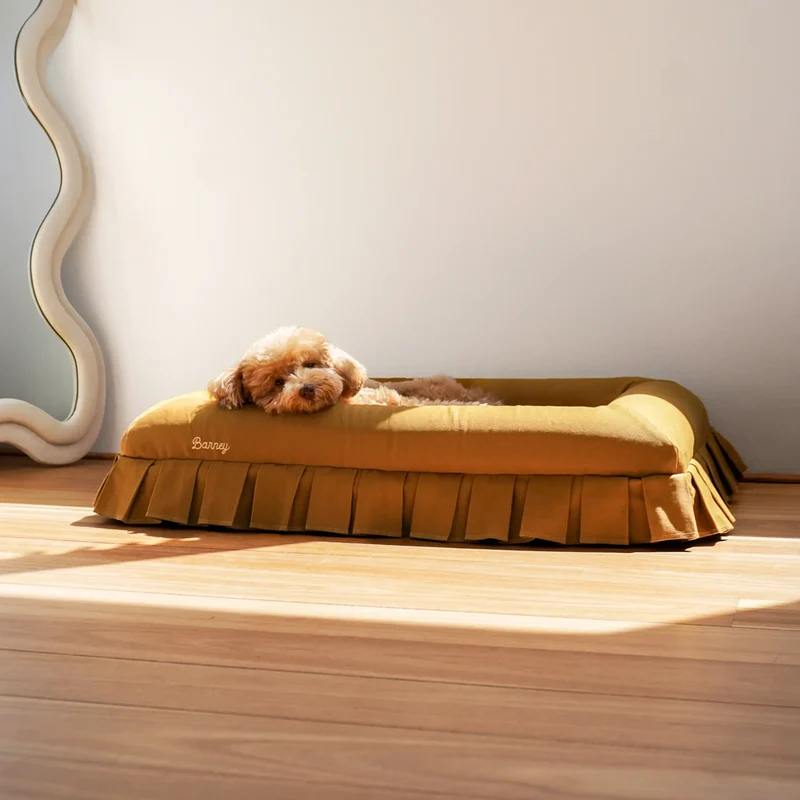 Small Barney Bed in Nostalgia Cover in Toffee